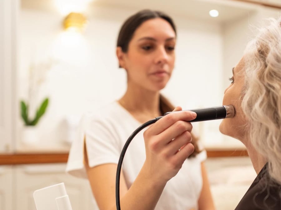 Tratamiento facial Gemology Cosmetics Paris en Niza (06)