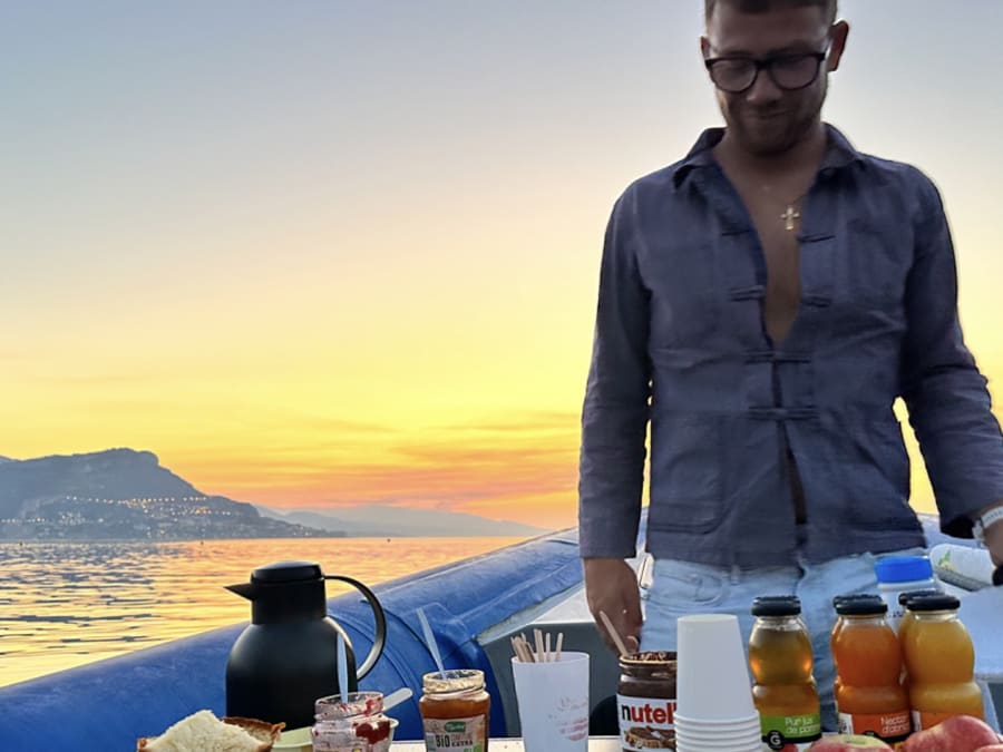 Croisière en bateau lever du soleil avec petit-déjeuner, de Nice