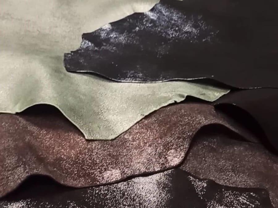 Atelier maroquinerie création sac de soirée à Marseille 1er