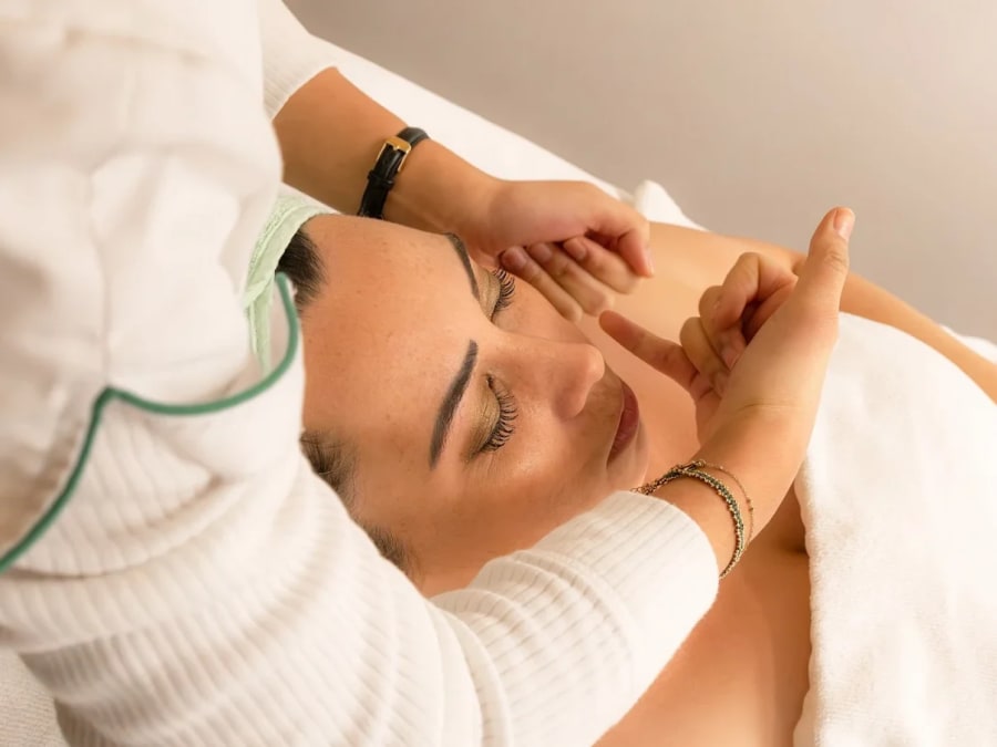 Soin du visage "Expert Anti-Âge" à Rezé (44)