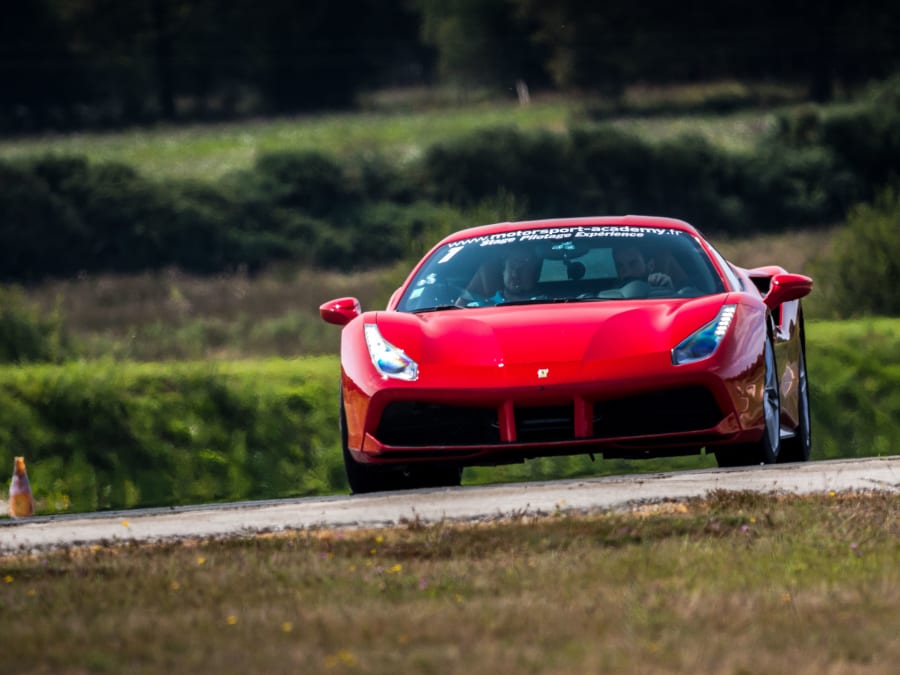 Ferrari 488 GTB driving experience at Circuit Fay de Bretagne