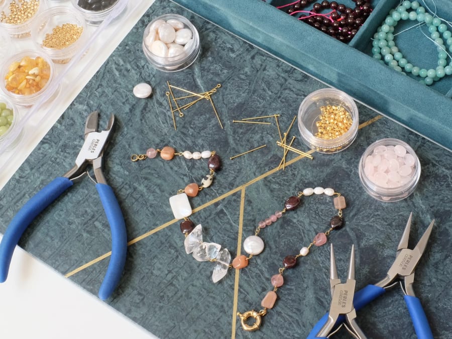 Taller de creación de collares en el distrito 11 de París