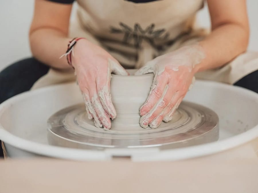 Initiation au tour de potier à Paris 11ème 