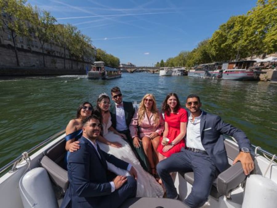 Croisière privatisée sur la Seine départ de Beaugrenelle (75)