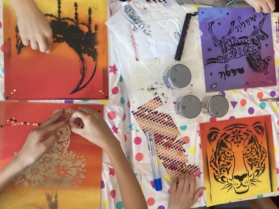 Anniversaire peinture sur toile 8-13 ans à domicile IDF et Oise