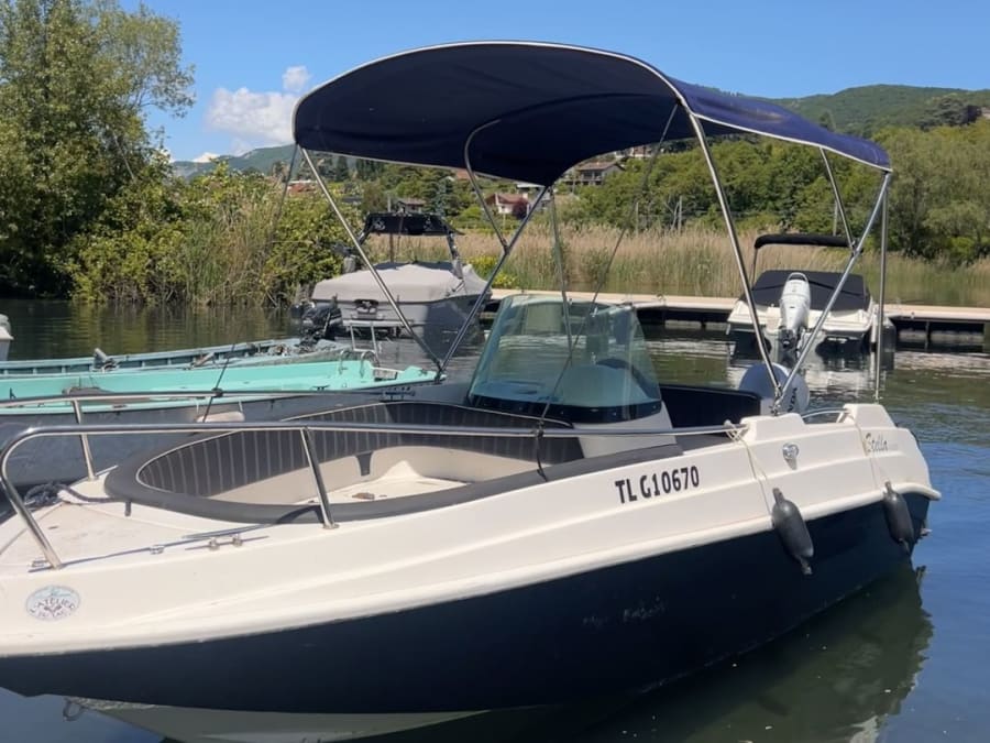 Boat rental without licence 6 pers. Grand Port Aix-les-Bains