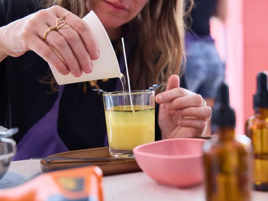 Team building Atelier création de bougies parfumées à Paris 2ème