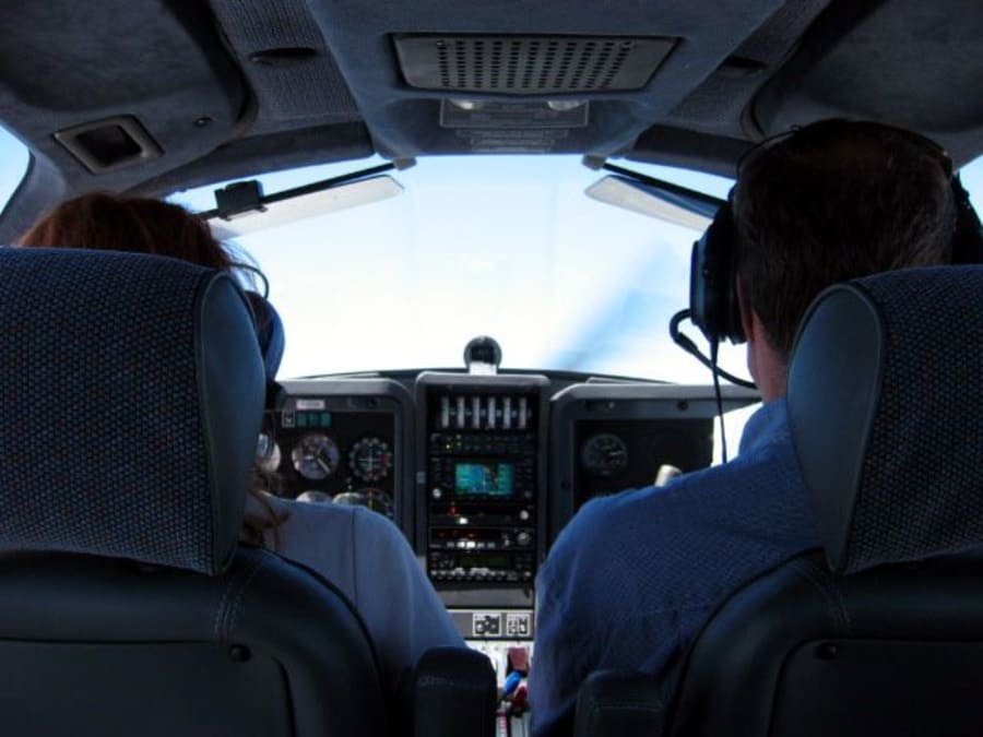 Introduction to aircraft piloting in Aix-en-Provence (13)