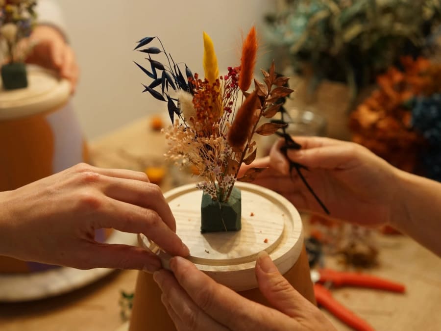 Atelier cloche en fleurs séchées près de Nantes