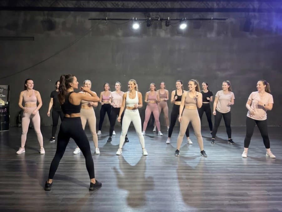 Cours de danse et chorégraphie de mariage à  Vaulx-en-Velin (69)