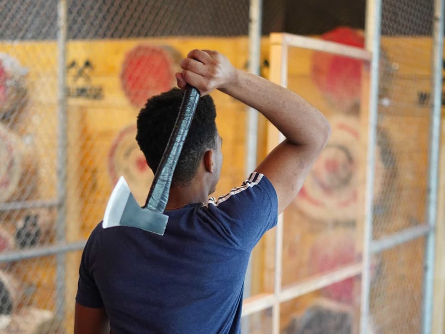 Team Building Lancer de haches à Paris 13ème