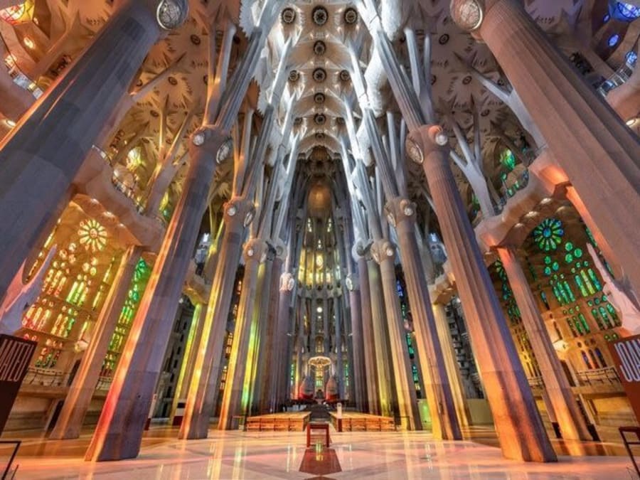 Visite semi-privée de la Sagrada Familia avec accès prioritaire