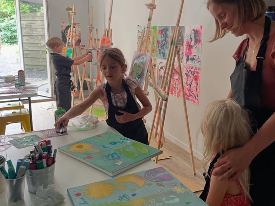 Parent-child painting workshop in Tressin (59)