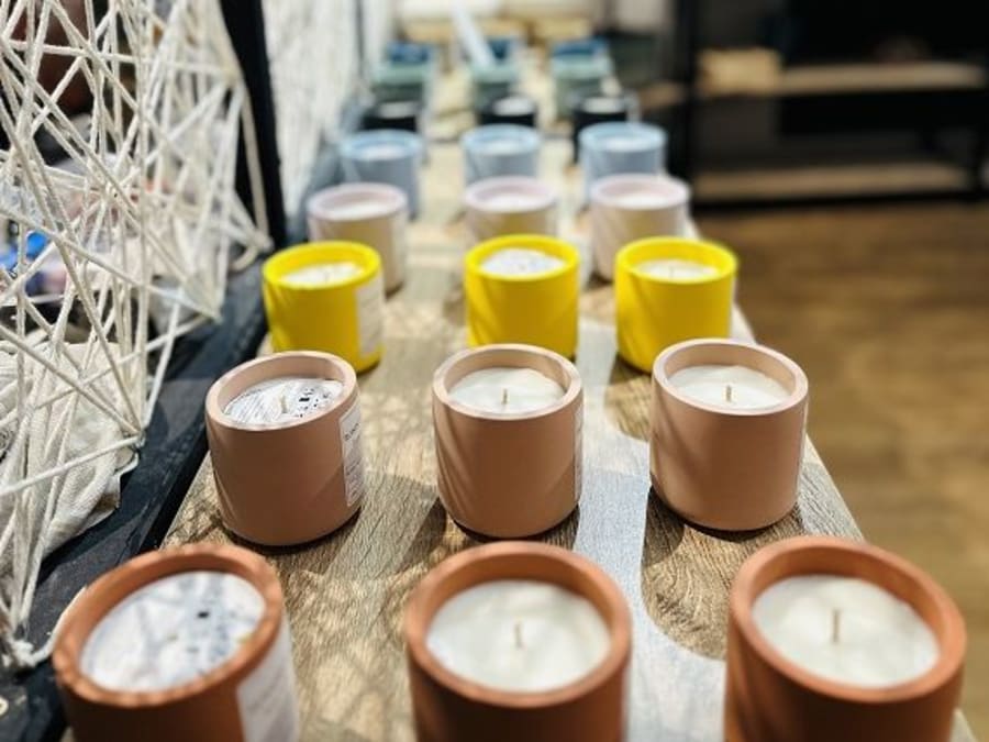 Taller de fabricación de velas con flores secas en Burdeos (33)