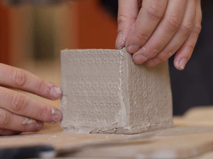 Team building atelier céramique à Paris 18ème