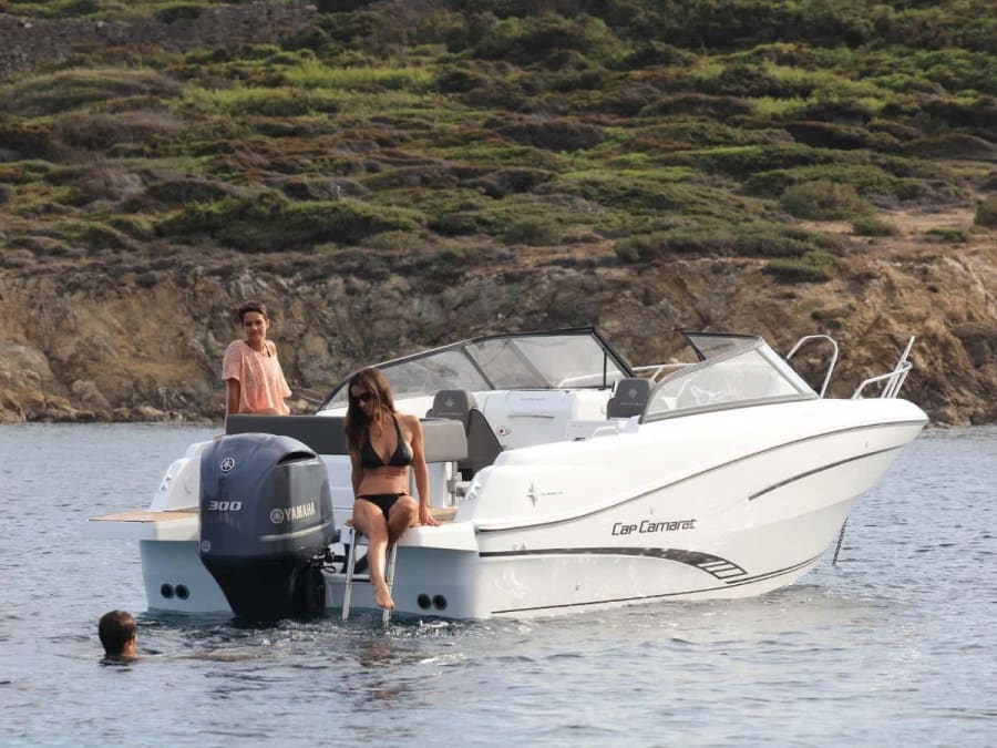 Boat rental for 9 people in Antibes (06)