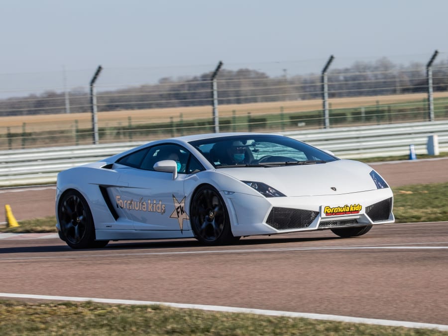 Lamborghini driving experience for children in Dreux (28)