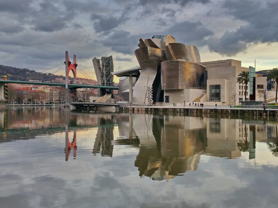 Skip-the-Line Ticket + Guided Tour of the Guggenheim Museum Bilbao
