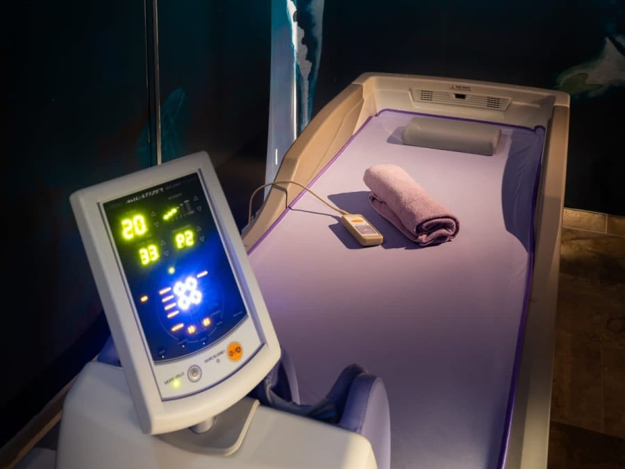 Massage relaxant sur lit hydromassant à Saint-Maximin (83)