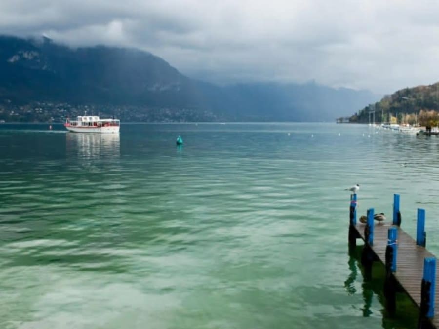 Visite guidée de la vieille ville et croisière à Annecy (74)