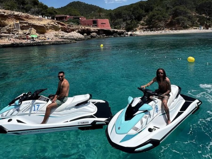 Escursione in moto d'acqua con guida fino a Cala Salada, a Ibiza