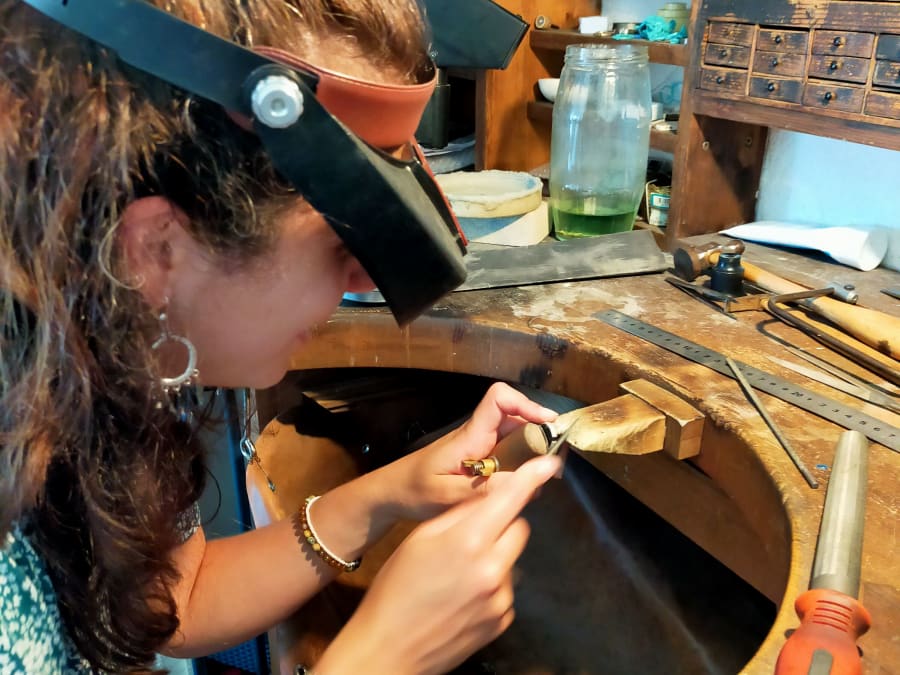 Atelier création d'un bijou en argent à Dijon (21)