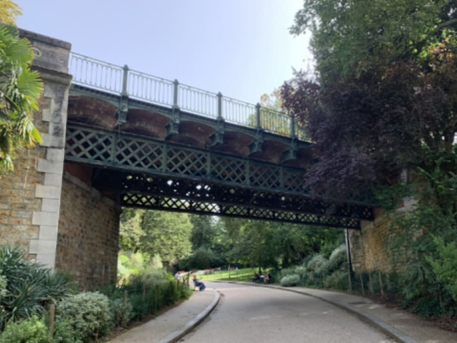 Visite privée du Parc des Buttes Chaumont à Paris