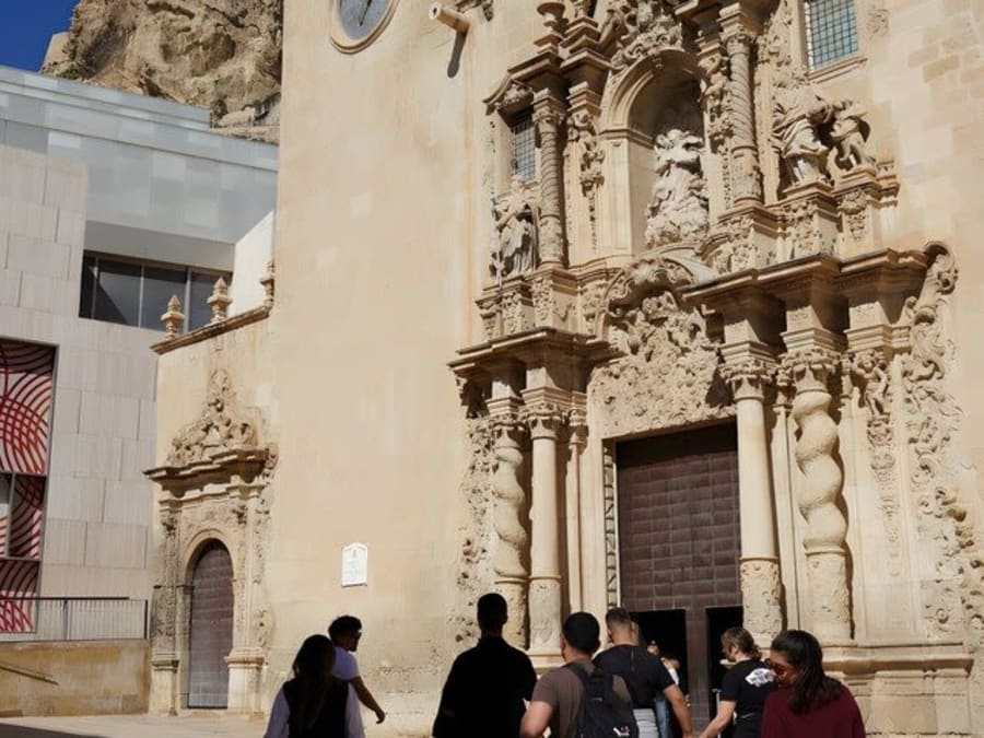  Guided Walking Tour of Alicante