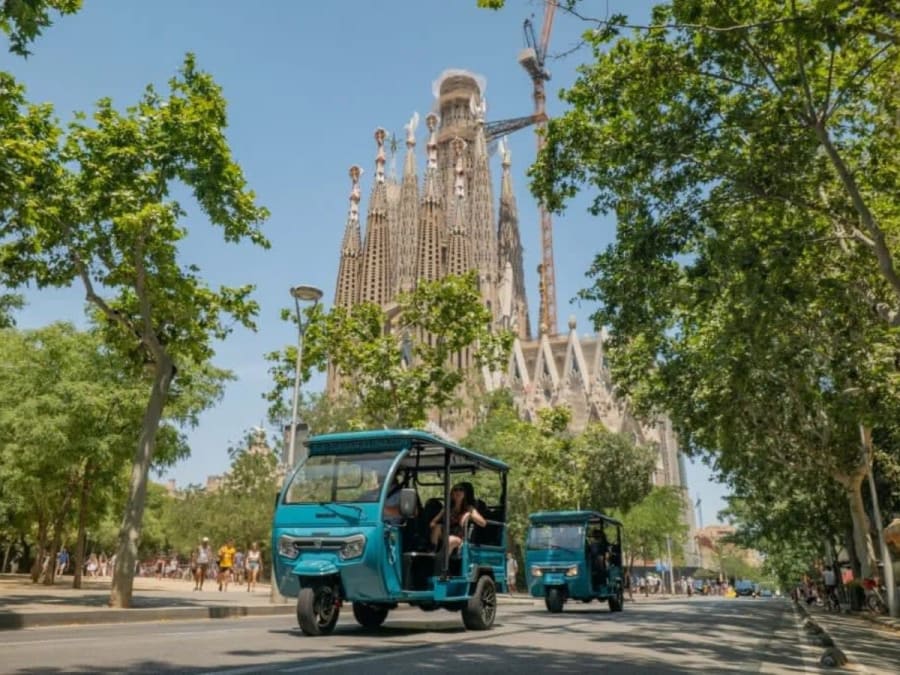 Recorrido por la ciudad en tuk-tuk privado en Barcelona - 1 h