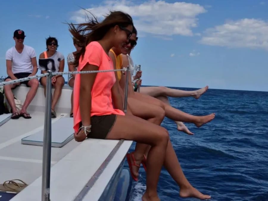 Excursión en barco a Cova Tallada y a la reserva marina con baño, con salida desde Denia