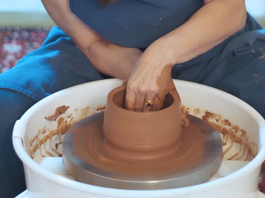 Atelier d'initiation au tour de potier à Paris 9ème