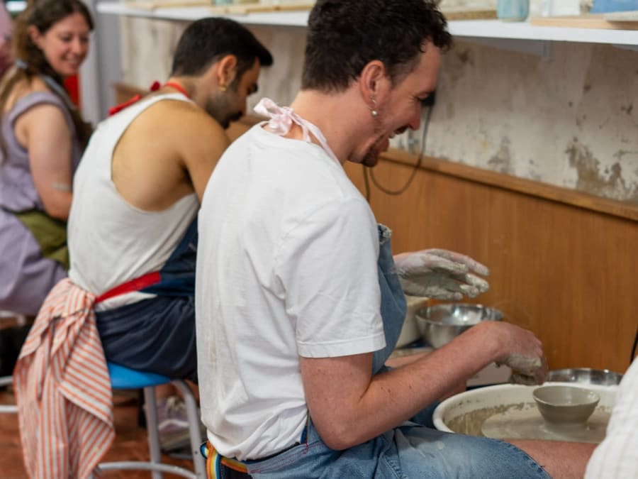Corso introduttivo alla tornitura della ceramica a Marsiglia, 6° arrondissement