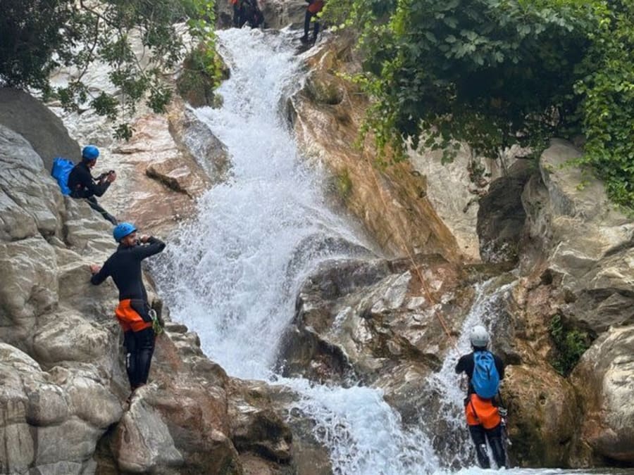 Canyoning no Barranco de Zarzalones, com partida de Marbella