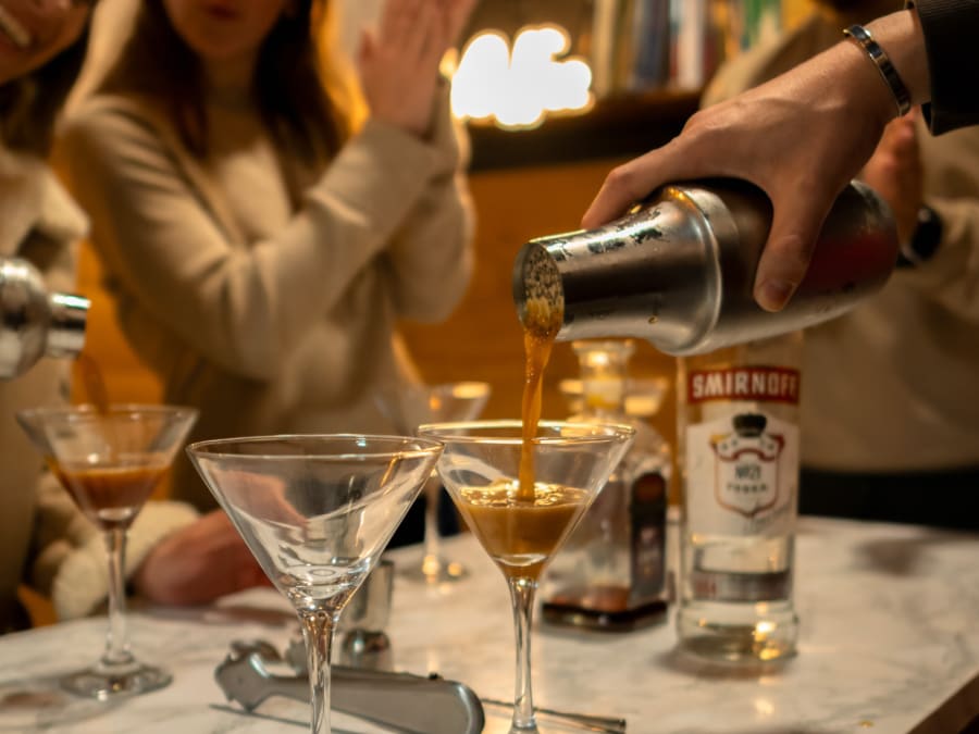 Aula e degustação de cocktails num bar em Barcelona