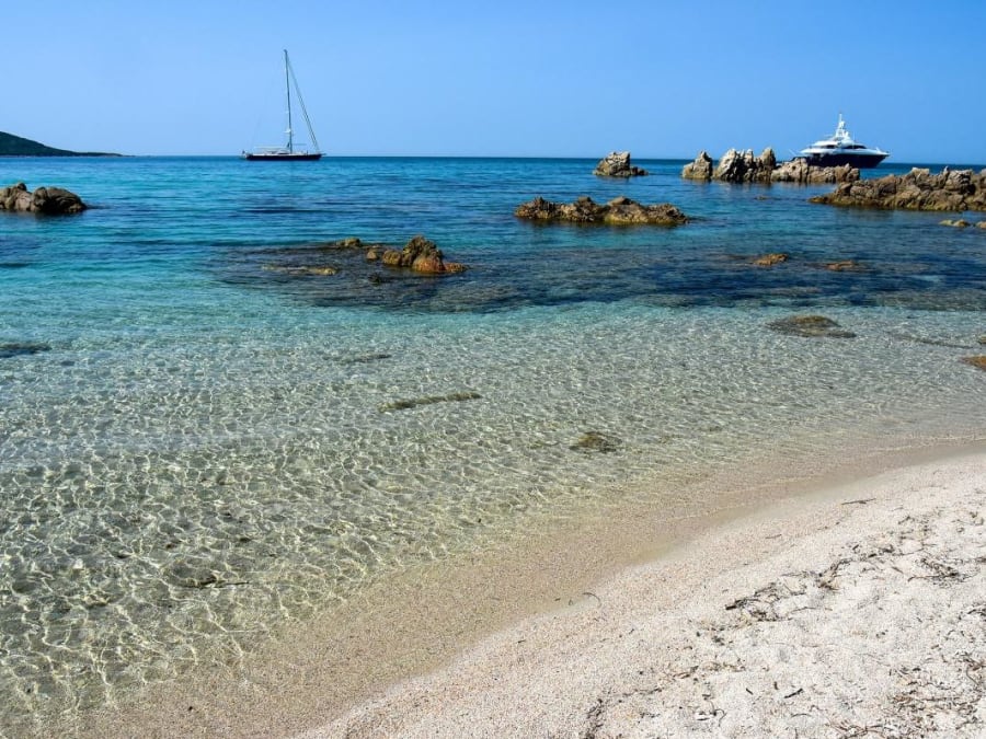 Cala di Cupabia stopover by boat from Ajaccio