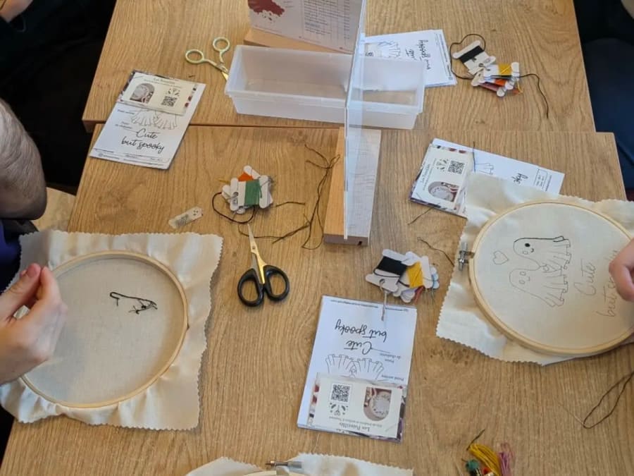 Easter Bunny embroidery workshop in Toulouse (31)