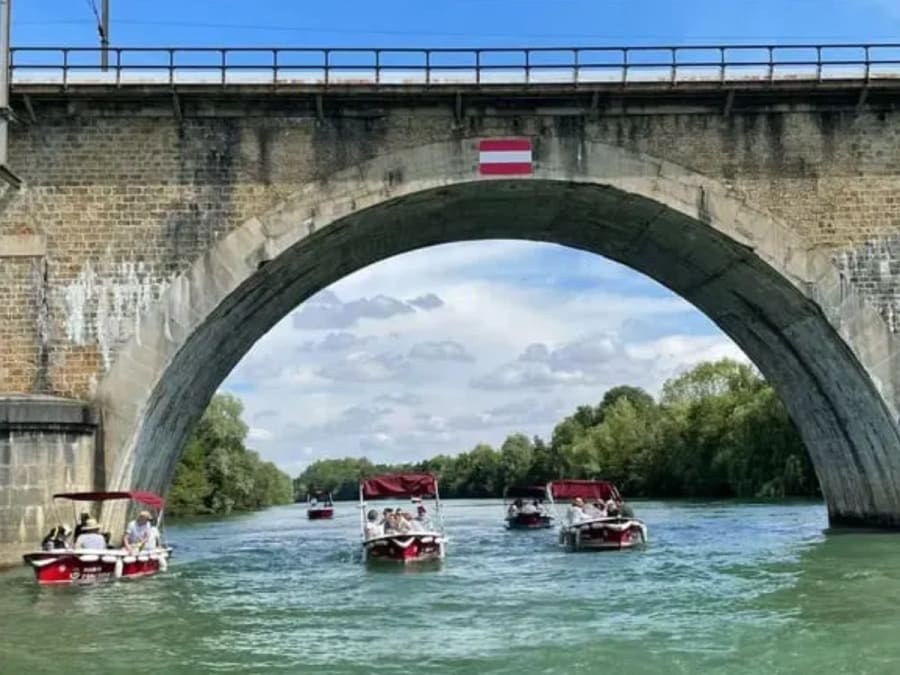 Location de bateau électrique (7 pers. max) à Cergy