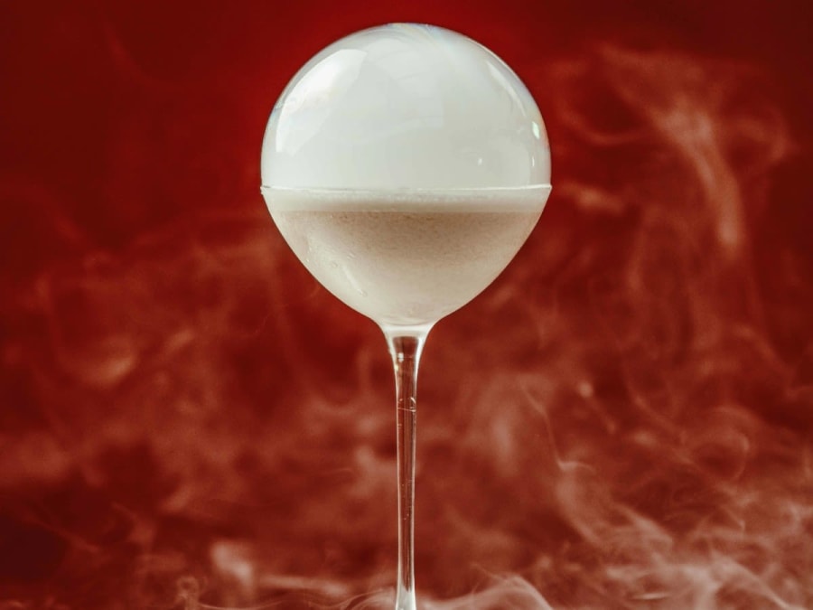 Immersive cocktail workshop in Paris 8th arrondissement