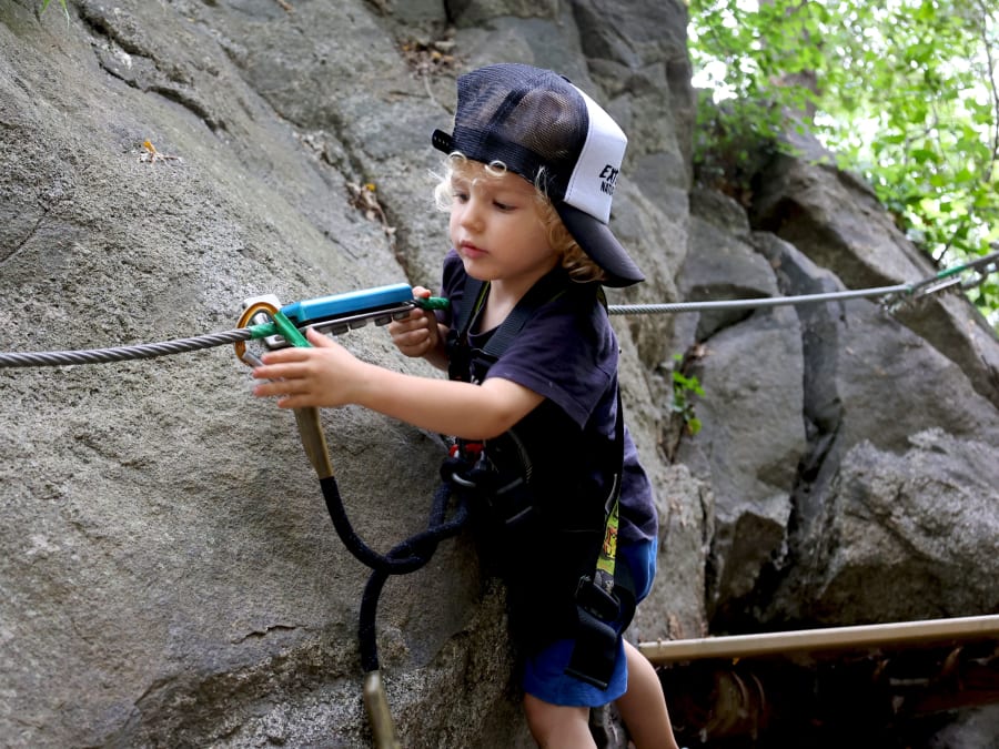 Anniversaire Accrobranche à Marquixanes (66) en plein air!