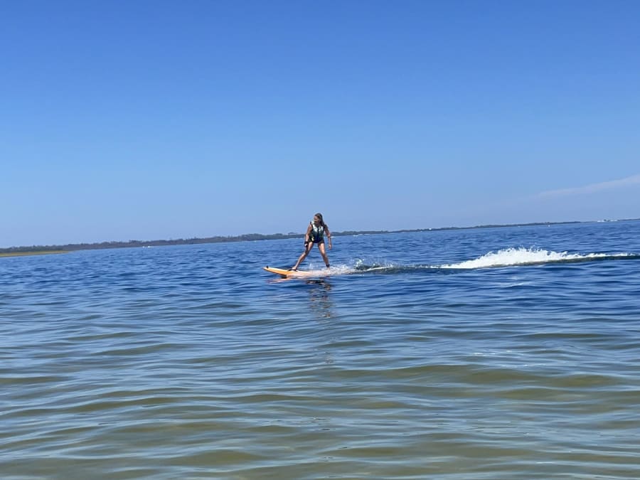 Initiation au surf électrique sur le lac de Biscarrosse (40)