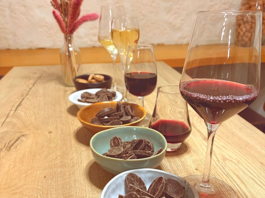 Wine, cheese and chocolate tasting in Paris 11th arrondissement