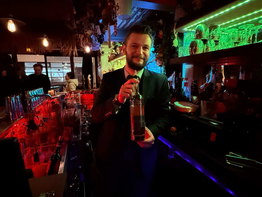 Taller de maridaje de licores y quesos en el distrito 15 de Parí