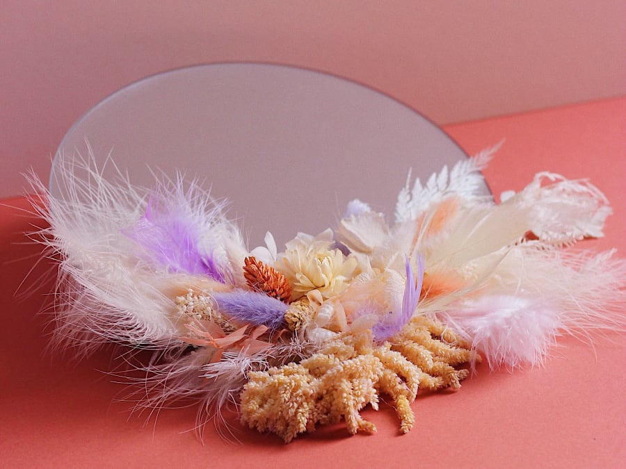 Dried flower mirror workshop in Paris 20th arrondissement