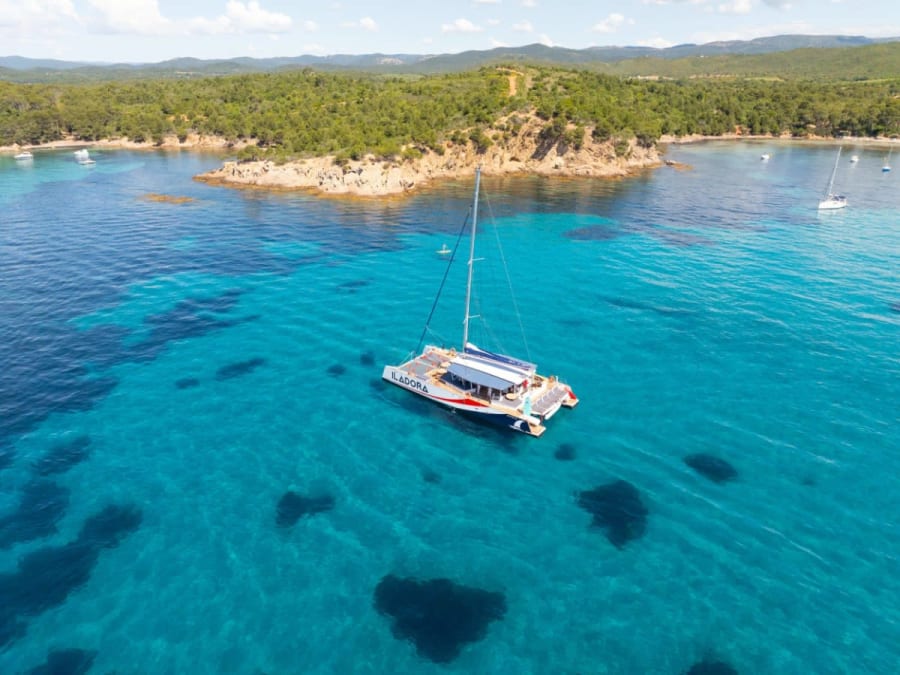 Demi-journée croisière en catamaran au départ de Hyères (83)
