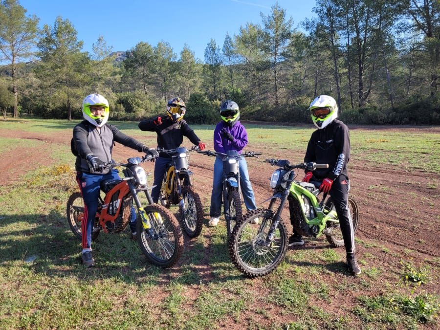 Electric motorcycle guided tour in Puget sur Argens (83)