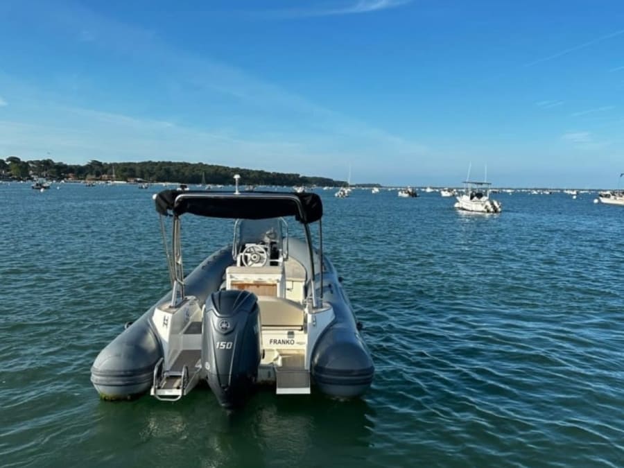 Boat rental for 12 people in Lège-Cap-Ferret (33)