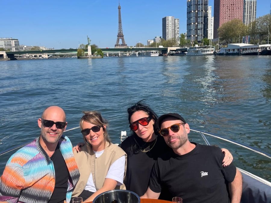 Croisière privée sur la Seine et le canal Saint-Martin à Paris 7ème