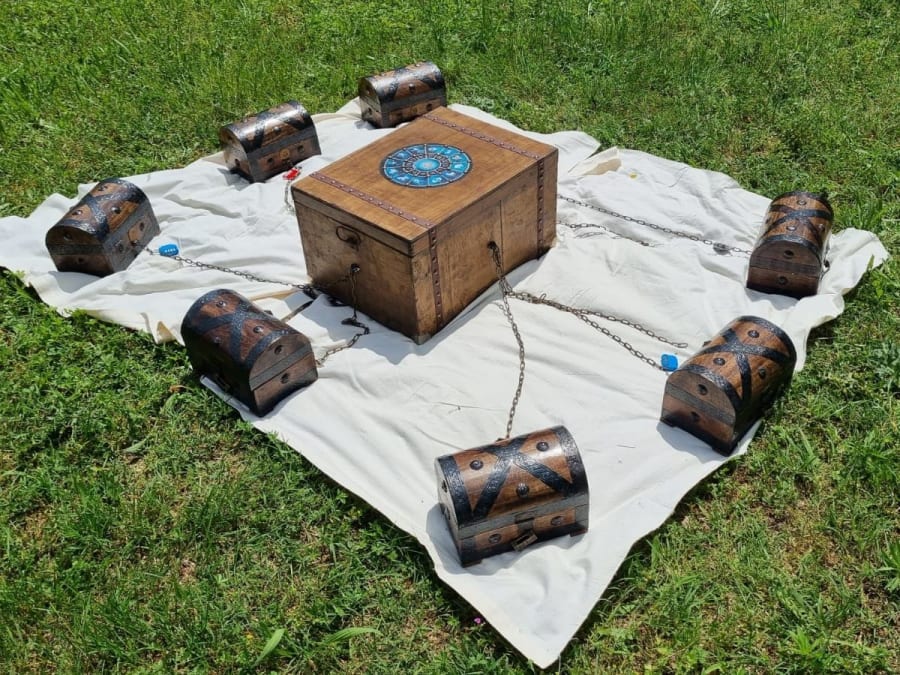 Team Building Escape Game Mobile "Nostradamus"