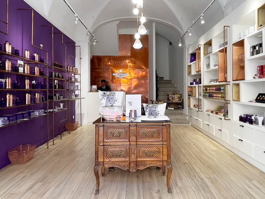 Creación del perfume Atelier Classique en el centro de Grasse