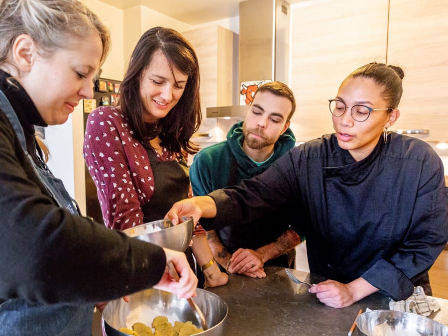 Atelier culinaire spécial EVJF à Paris 14ème